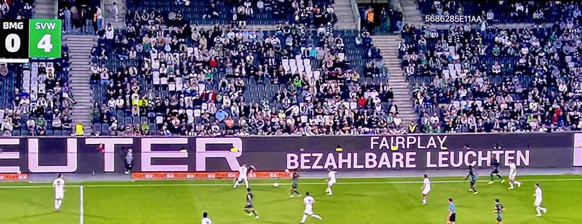 Wann werden eigentlich die im Stadion befindlichen Zuschauer gezählt?
Heimbereich ausverkauft sieht anders aus!🤣🤣
Ausgründen!
#BMGSVW