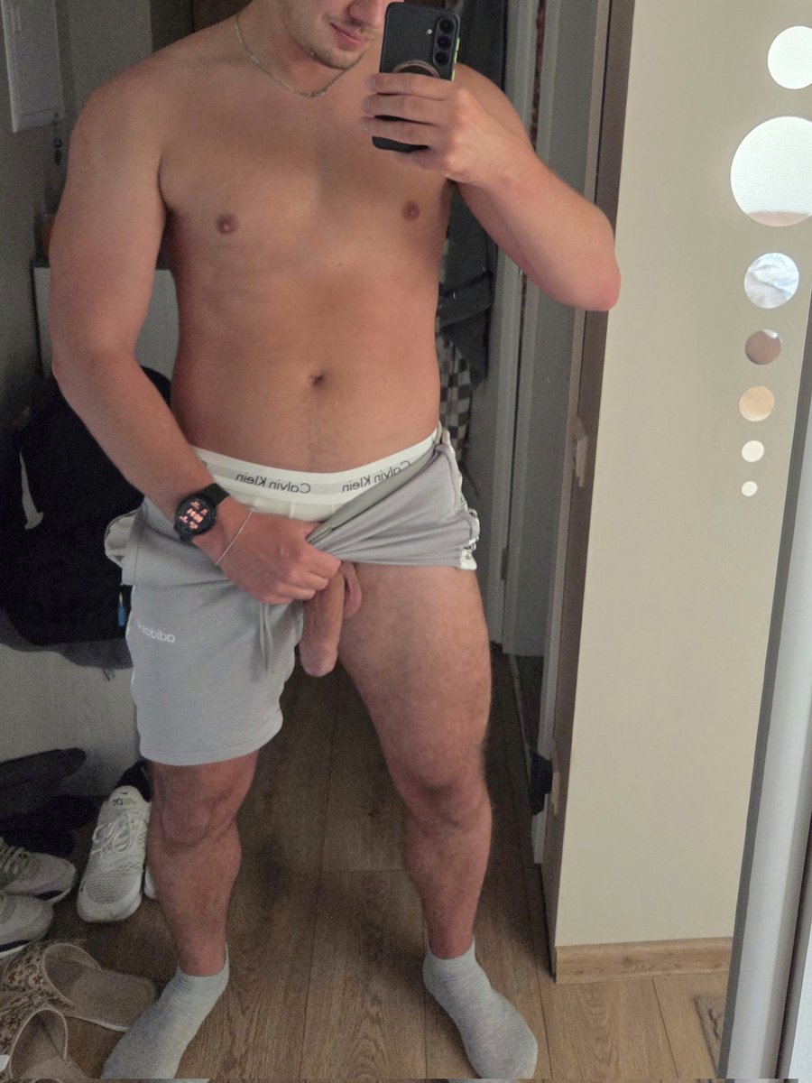 MattHansenX's tweet photo. @RileyWalkerXXX @JordanSebxx Can I join next time? https://t.co/1xkMSq4Gdd