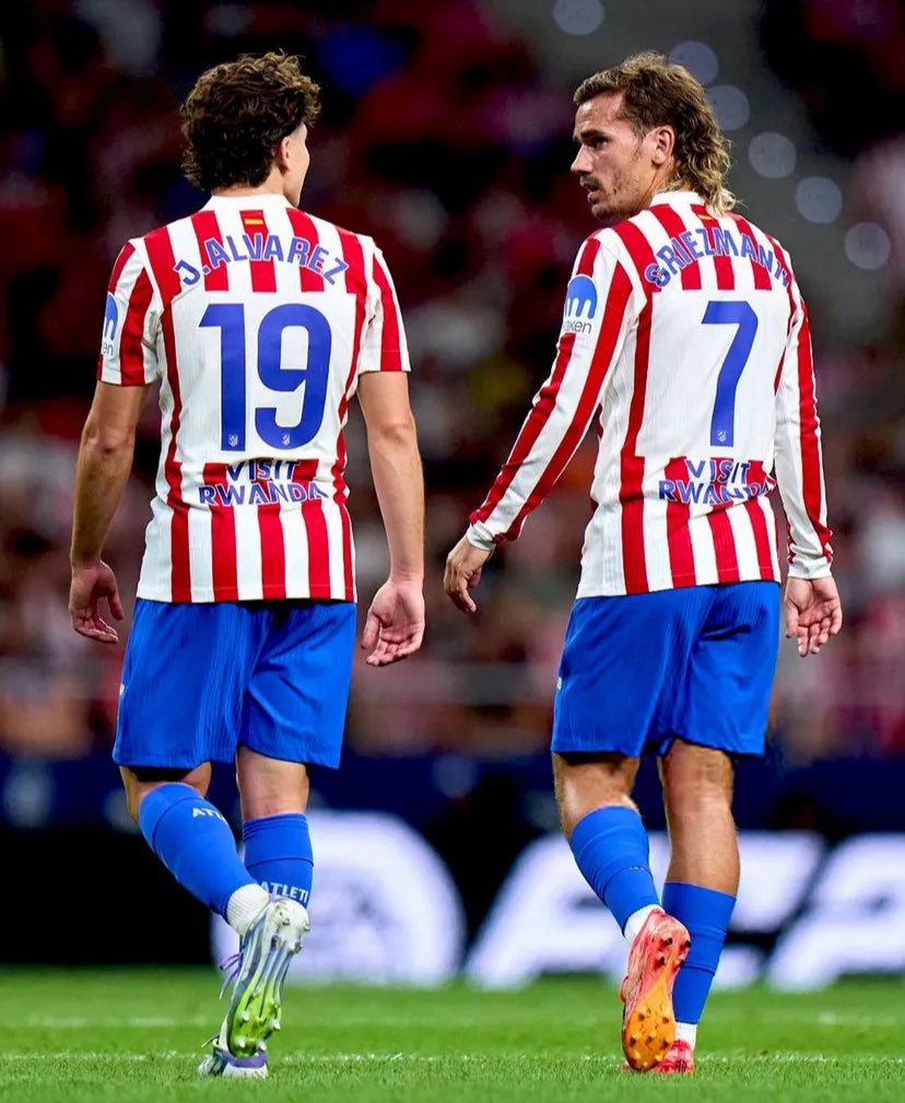 world Griezmann tweet media