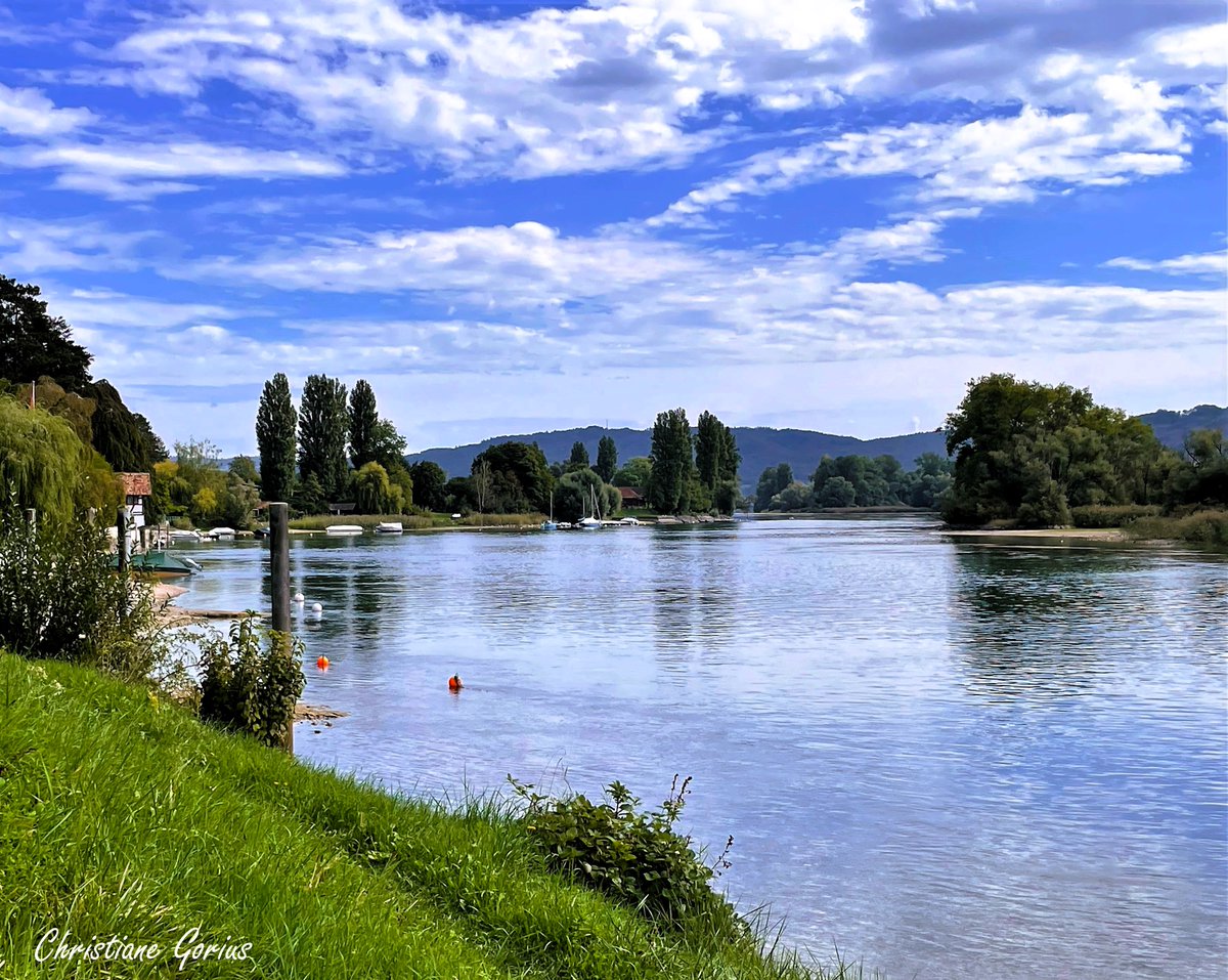 Denn trotz aller negativer Gegebenheiten glaubt die Menschheit als Ganzes mehr an den Sieg des Guten als des Bösen, weil sie andernfalls nicht weiterexistieren könnte. Dies ist die „Ewige Hoffnung“ und der Sinn unseres Lebens.

Ernest Holmes