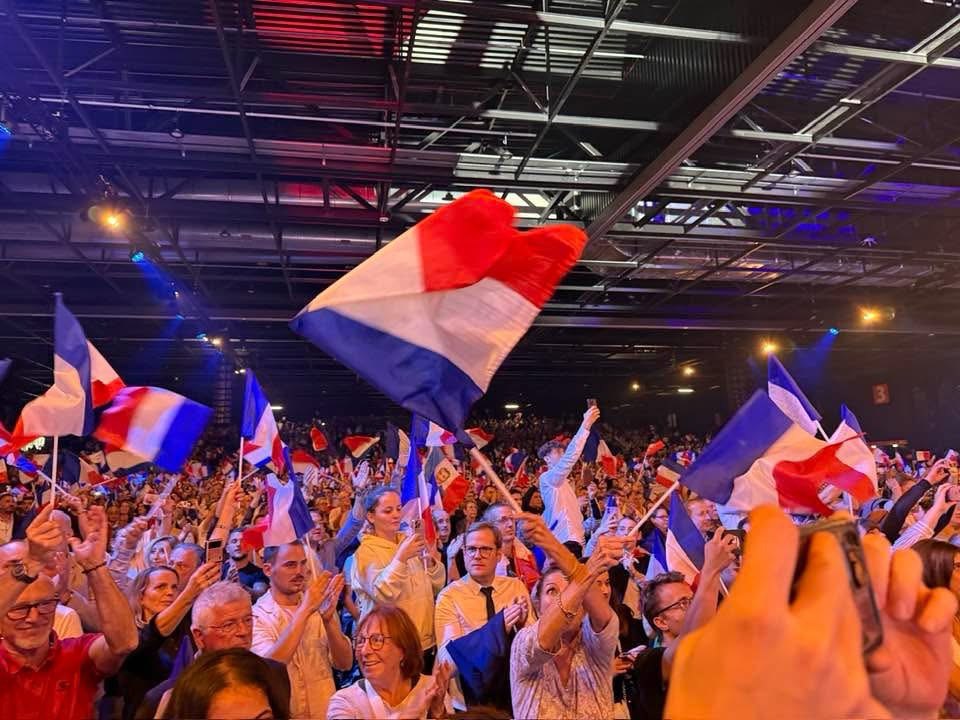 🌟 Un meeting de clôture mémorable à Bordeaux ! 🌟

Le grand meeting de clôture de la rentrée politique du RN a été un succès retentissant ! Plusieurs milliers de patriotes réunis dans une ambiance électrique pour défendre notre souveraineté, notre sécurité et notre identité 💪🇫🇷