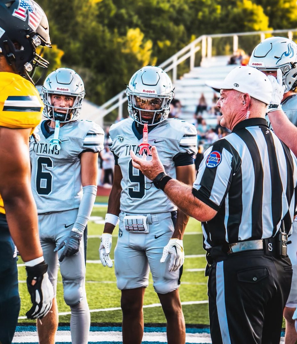 Check out my 1-3 game film!

-14 Rec

-360 Rec Yards

-4 TD’s

-26 YPC

-9 Car

-83 Yards

-607 APY

hudl.com/v/2SgEsU