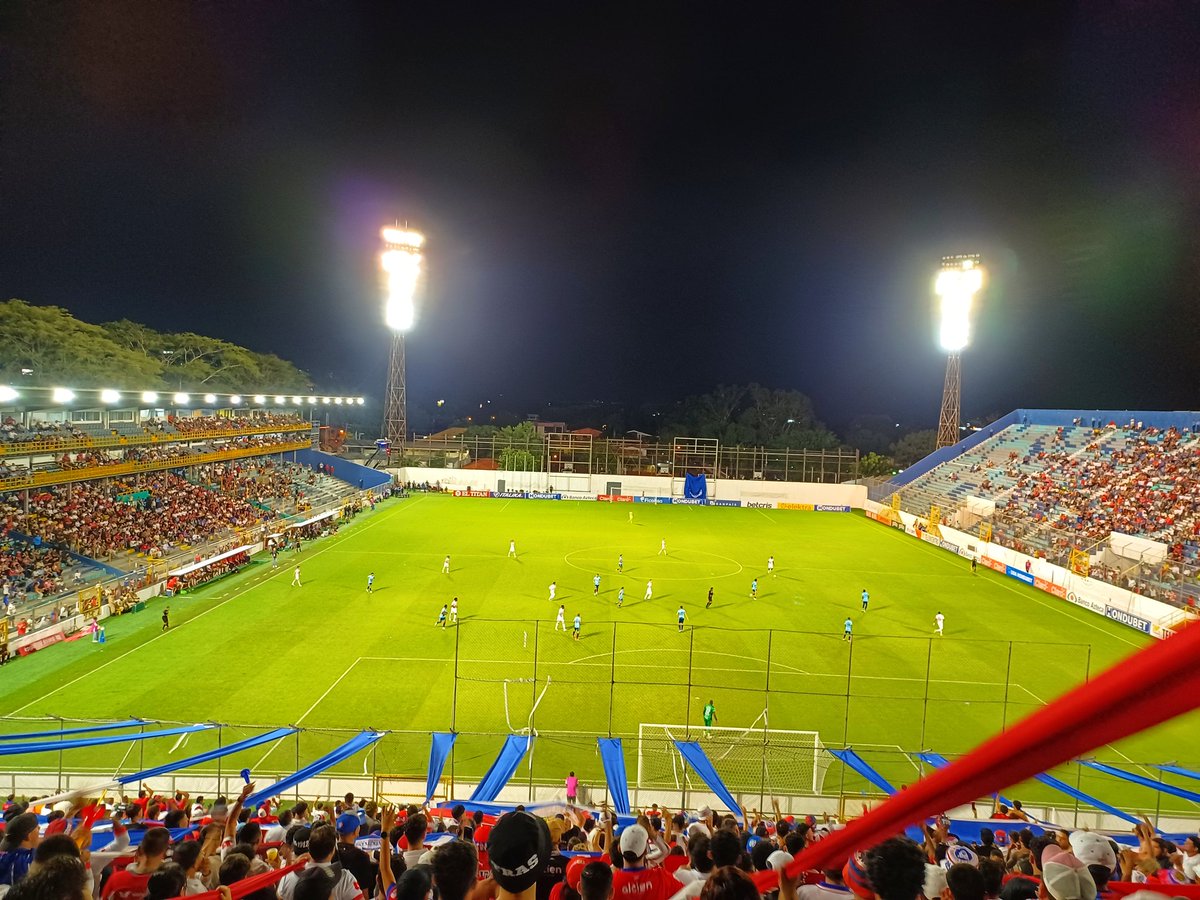 Hoy Tu Hinchada Grita,Como Tantas Veces Dale León🦁🇳🇱.