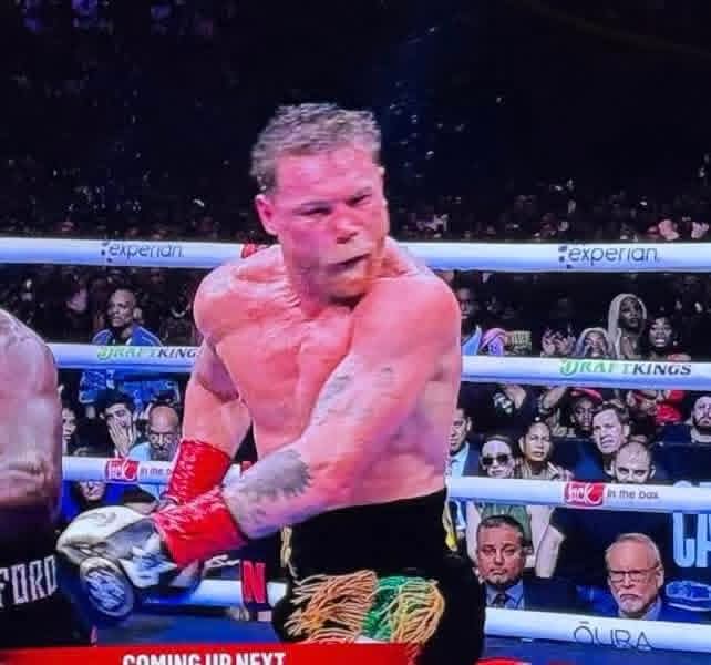 El de la gasolinera: Pantalla en ceros señorita...
Yo en corto:
#CaneloVsCrawford