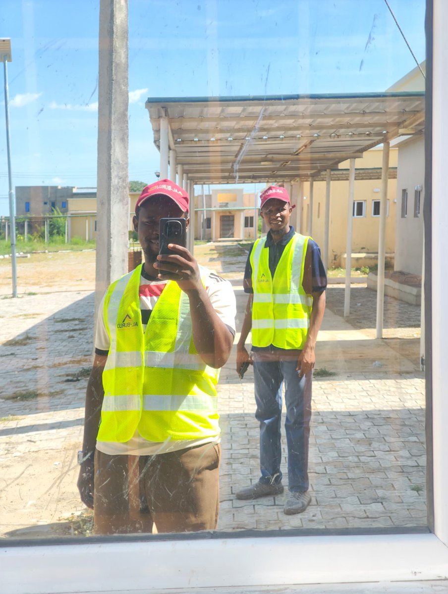 AlburujSolar's tweet photo. AL-Buruj Solar  #Site_Visitation 

Today, AL-Buruj Solar visited a project site for solar system installation. Our team carried out a detailed assessment covering roof orientation, shading analysis, cabling routes, inverter and battery placement, https://t.co/b6jGbIYNDL