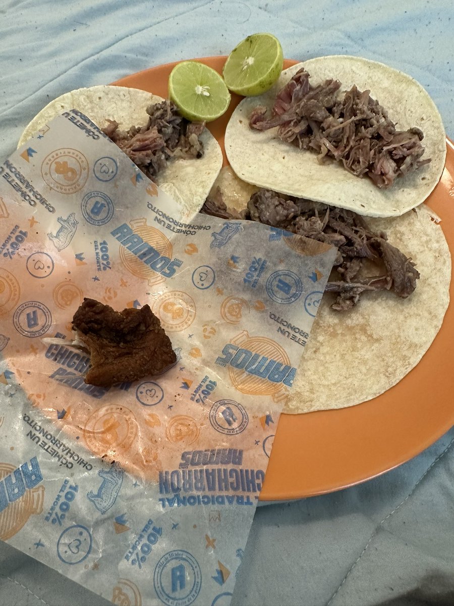 Tres de Barbie y un chicharroncito para agarrar pila después del bodón de ayer 😮‍💨