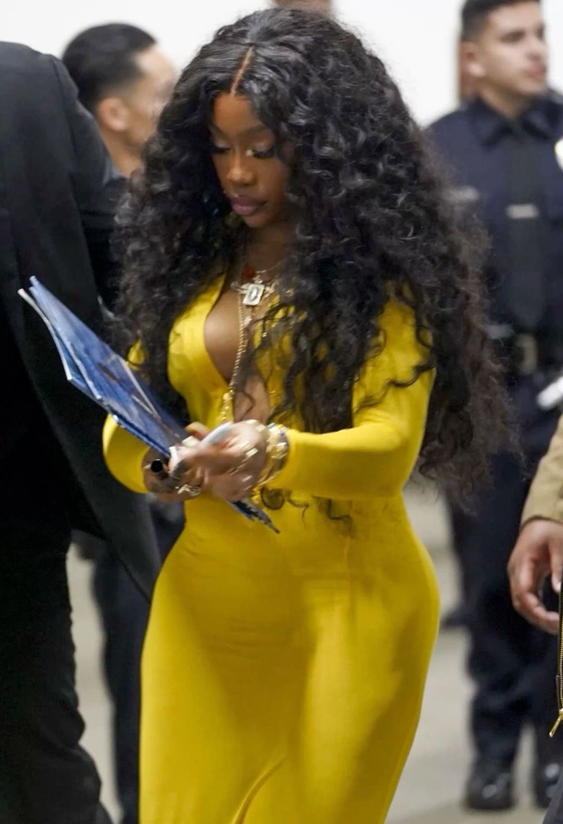 we honestly didn’t talk about this look enough.