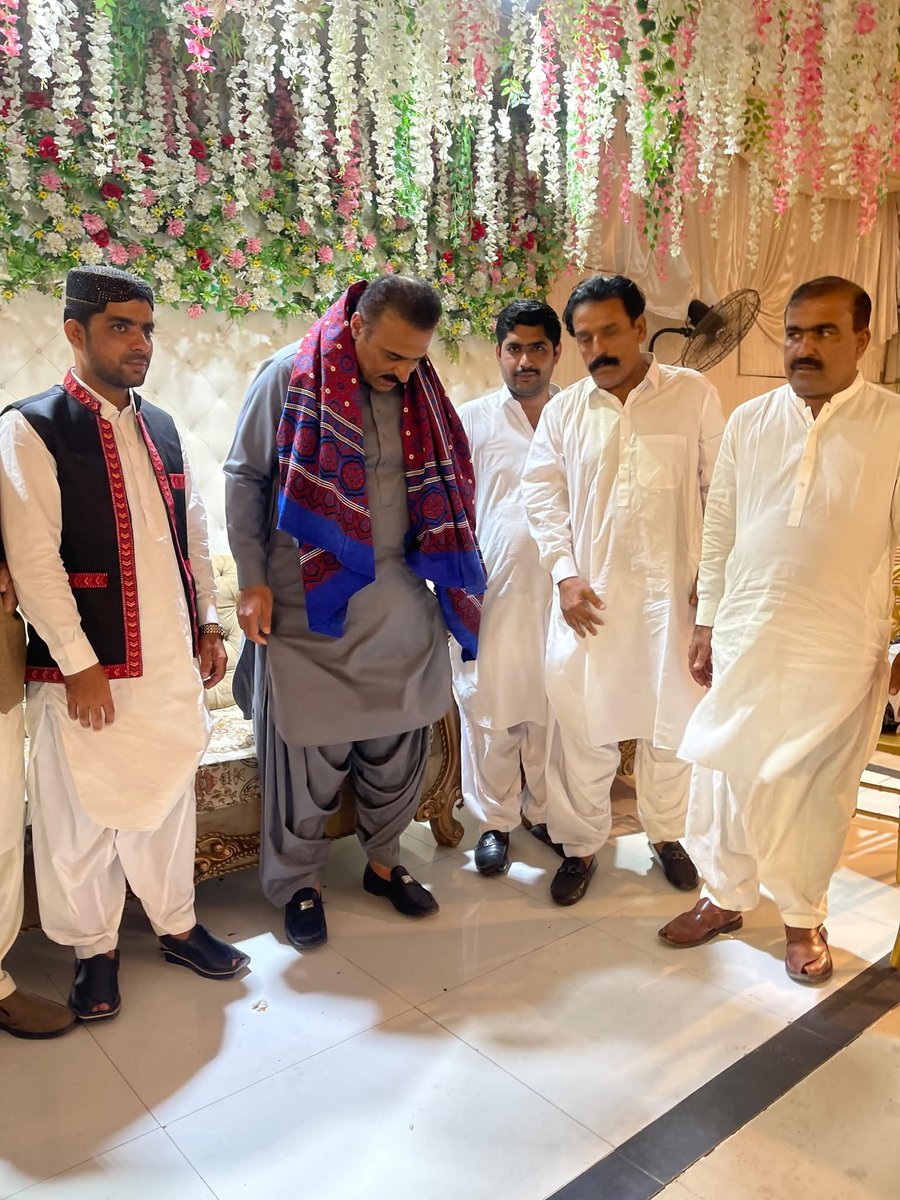 وزیر اعلیٰ سندھ کے معاون خصوصی برائے محکمہ پبلک ہیلتھ انجینئرنگ اینڈ رورل ڈیولپمنٹ محمد سلیم بلوچ کی گلستان جوہر میں الیاس گبول کے بھانجوں کی دعوت ولیمہ میں شرکت..
<a href="/SaleemBalochMPA/">Muhammad Saleem Baloch</a> #SpecialAsisstant
#PublicHealthEngineering #ruraldevelopment 
#CMSindh #SindhGovernment #PPP #Malir