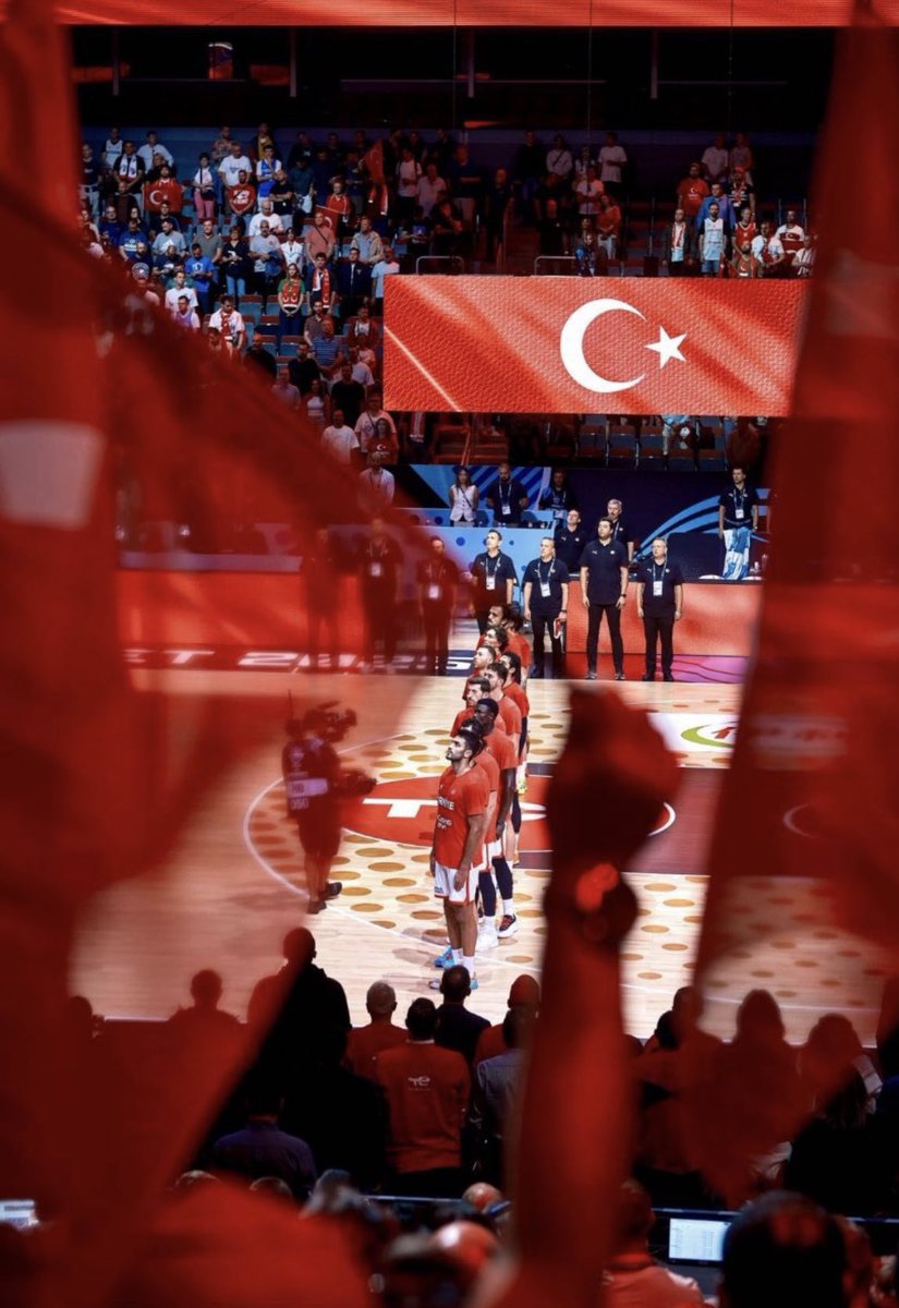 levent_ersinn's tweet photo. Ay yıldızlı bayrağın onurunu, milletimizin asaletini ve inancımızın sarsılmaz kudretini tüm dünyaya ilan ettiniz.

Bu gurur, sadece parkelerde değil; milletimizin kalbinde, gelecek nesillerin umutlarında, birlikteliğimizin kudretinde.
#12DevAdam 
#milliheyecan 
#12DevAdamFinalde https://t.co/dQCk9RURX6