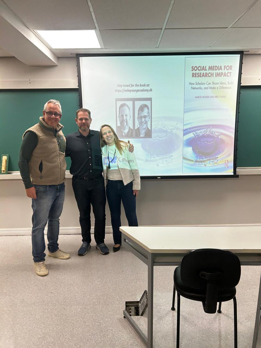 Bogers's tweet photo. It was a great pleasure to present our forthcoming book "Social Media for Research Impact: How scholars can share ideas, build networks, and make a difference" (with @MkeYoung) during a seminar at @FGV_EAESP in São Paulo, Brazil. https://t.co/TZLFyrj9kr