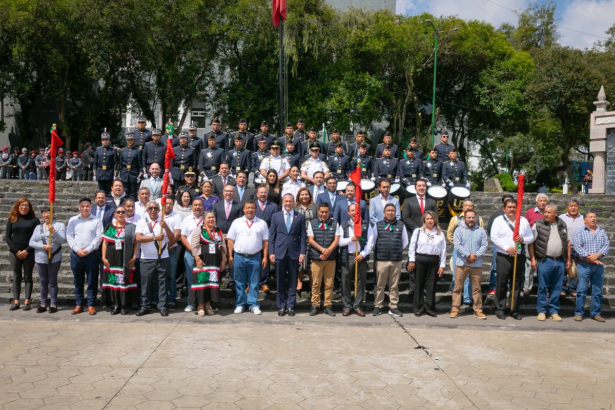 Hoy vivimos un momento muy significativo en este mes patrio, el abanderamiento de los pueblos originarios de Cuajimalpa.

Refrendo mi compromiso de seguir trabajando de la mano con ustedes. ¡Que vivan nuestros pueblos originarios! 🇲🇽