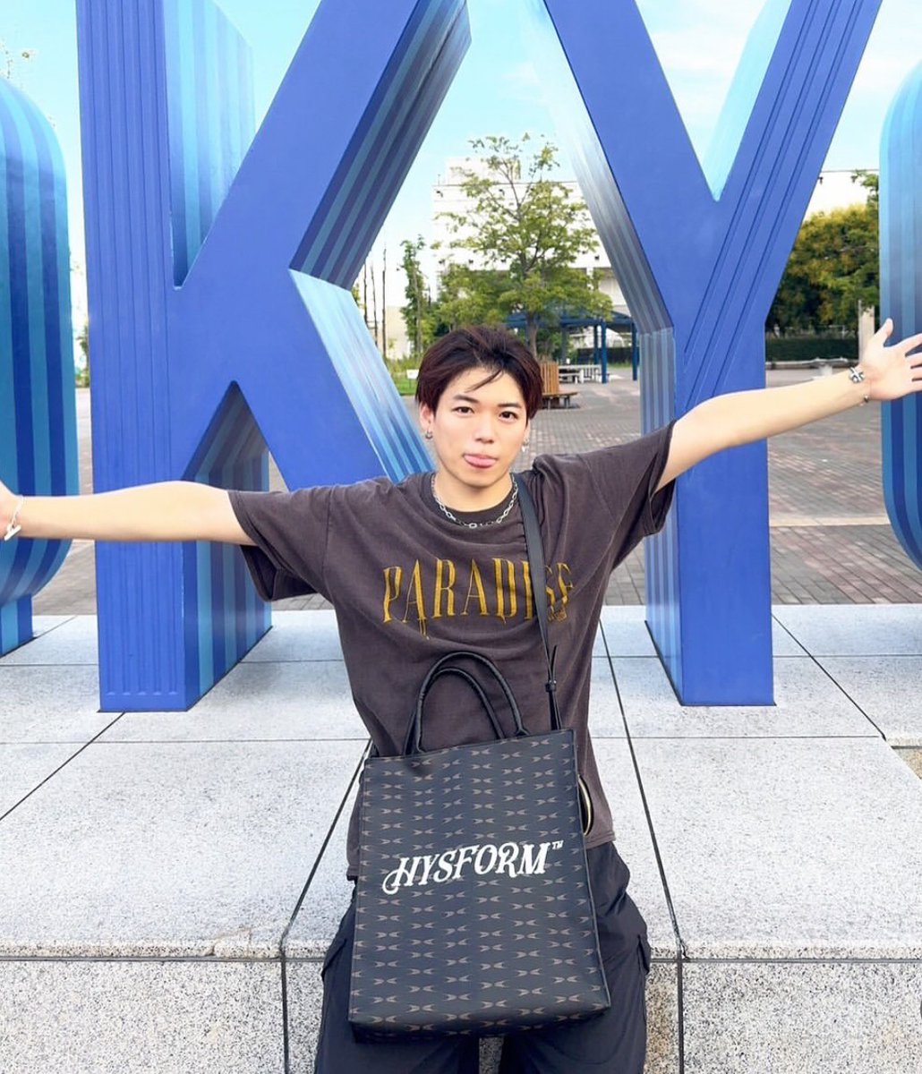 HYSFORM】 □ITEM LINE-UP CREST 2WAY TOTE BAG PRICE：¥13,200 tax-in