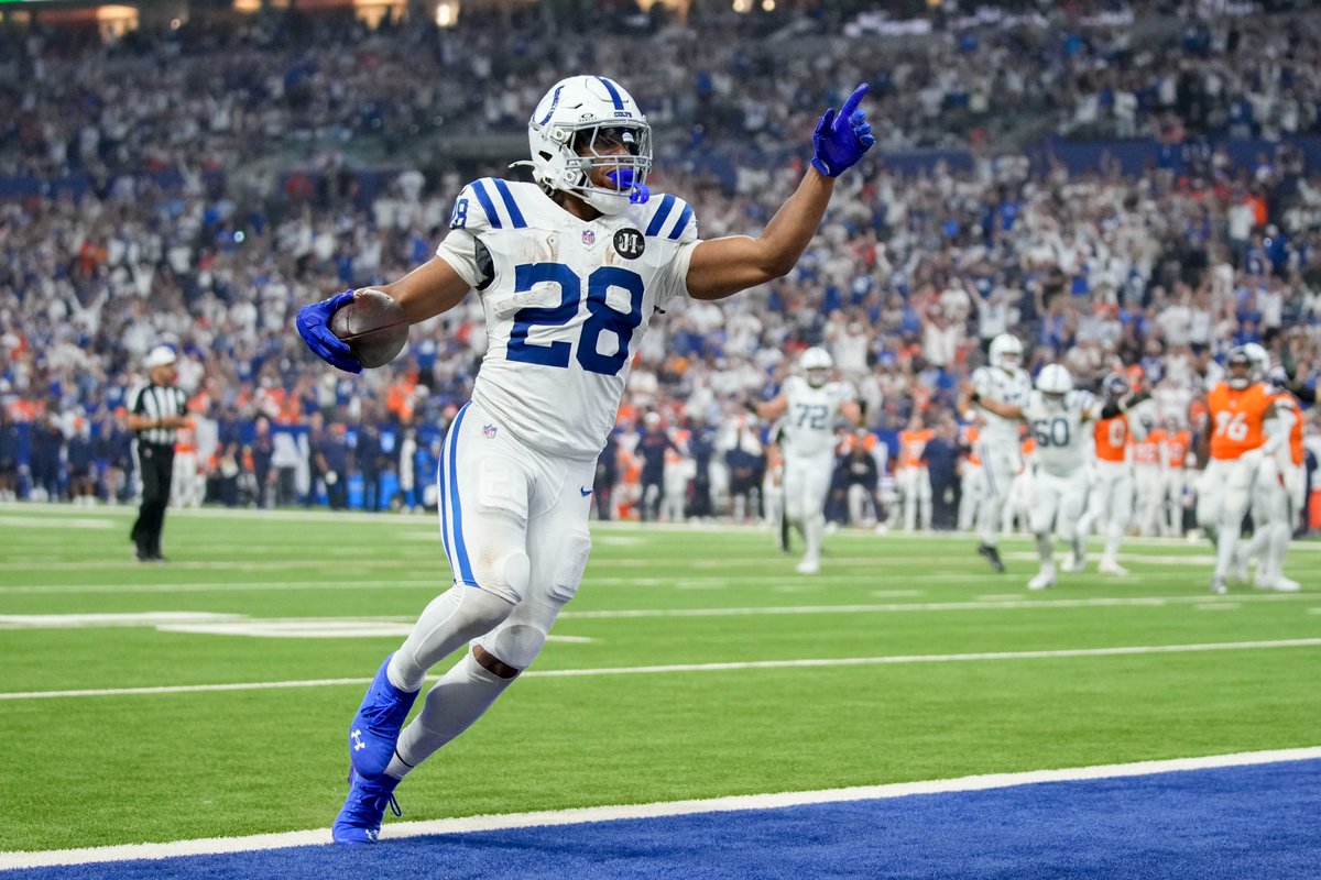 The33rdTeamFB's tweet image. Jonathan Taylor has gone for 100+ rushing yards in 25 of his 69 games since he entered the league 💨

Only Derrick Henry (38 in 76) has more games with 100+ on the ground in that span