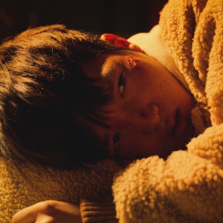 sieunwinwink's tweet photo. and you're telling me you're not ready to risk your life for him??? https://t.co/bZtj9R4BA8