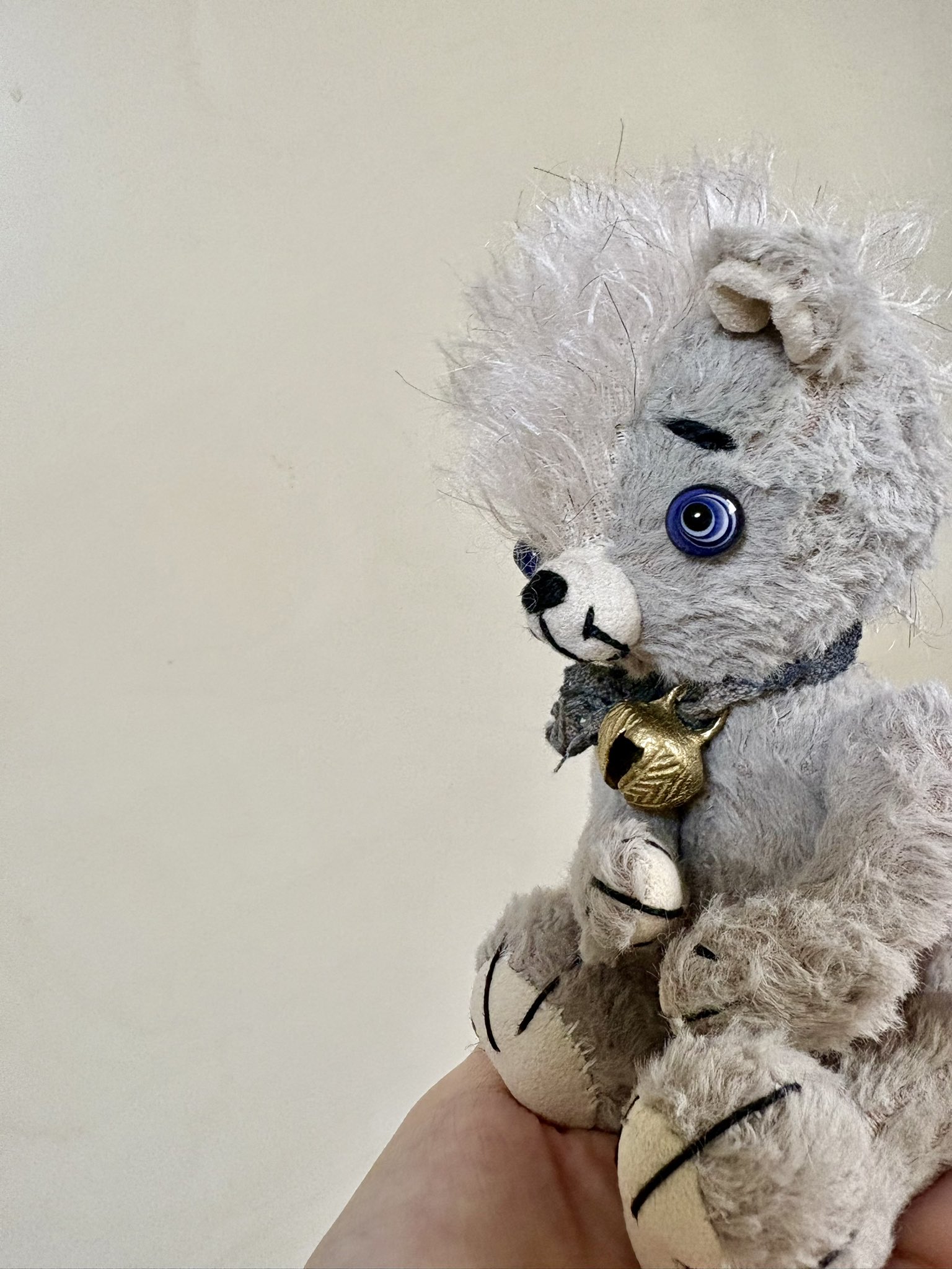 ハンドメイド　小さいテディベア　青目 ハンドメイド 小さいテディベア 青目