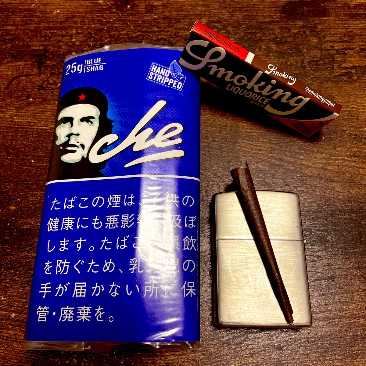 #手巻きの愉しみ
Che blue
パッケージのデザインが変わったようです👍

ハーフスワレはLycorisペーパーでコニカル巻き🚬
コクを味わう休日の一服( ´Д`)y━･~~