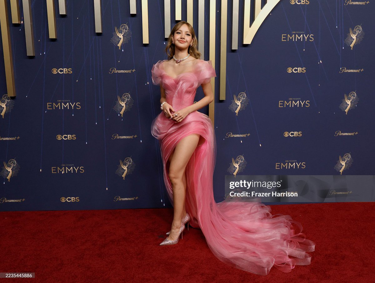 LALISA_EU's tweet photo. LISA AT THE EMMY'S! 

LISA AT EMMYS 2025
#LISAx77thEmmyAwards https://t.co/YcsBZdHbu6