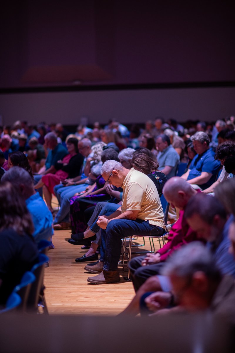 DiscoverHGBC's tweet photo. The Christian life is not easy, but prayer must be our first response, and our hope remains secure in Christ. We praise God for Exodus 15:22-27.

We look forward to gathering again in worship next week! https://t.co/it1GULqOv2