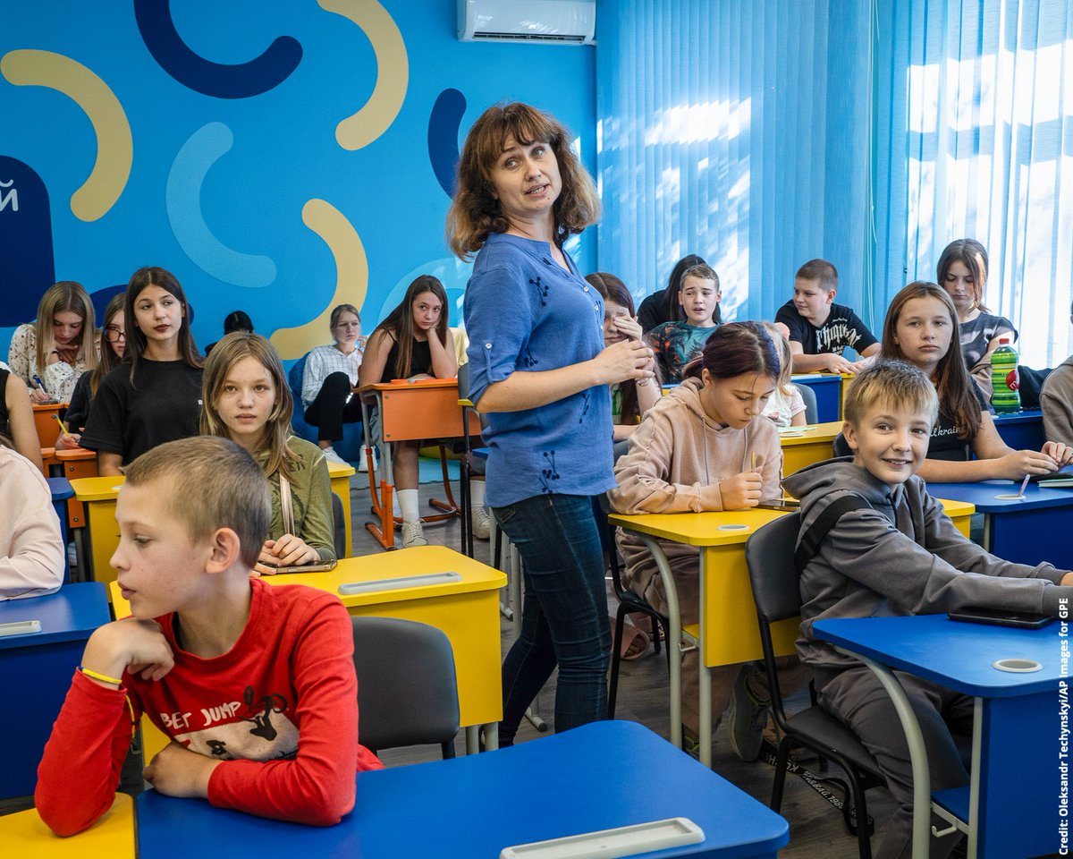 Keeping education going amid conflict.

💻 In #Ukraine, GPE works with <a href="/MON_UKRAINE/">Міністерство освіти і науки України</a>, <a href="/UNICEF_UA/">UNICEF Ukraine</a> and <a href="/UNESCO_kyiv/">UNESCO Kyiv</a> to help children stay connected to their education through Digital Learning Centers.

#FundEducation