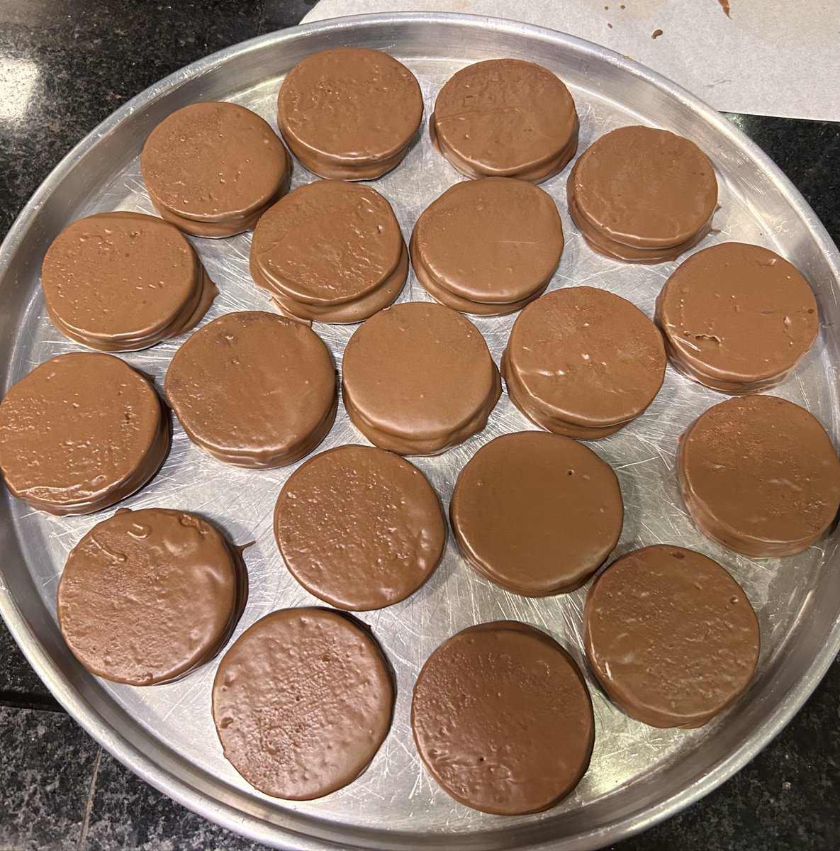onde já se viu anoréxica q gosta de fzr doce