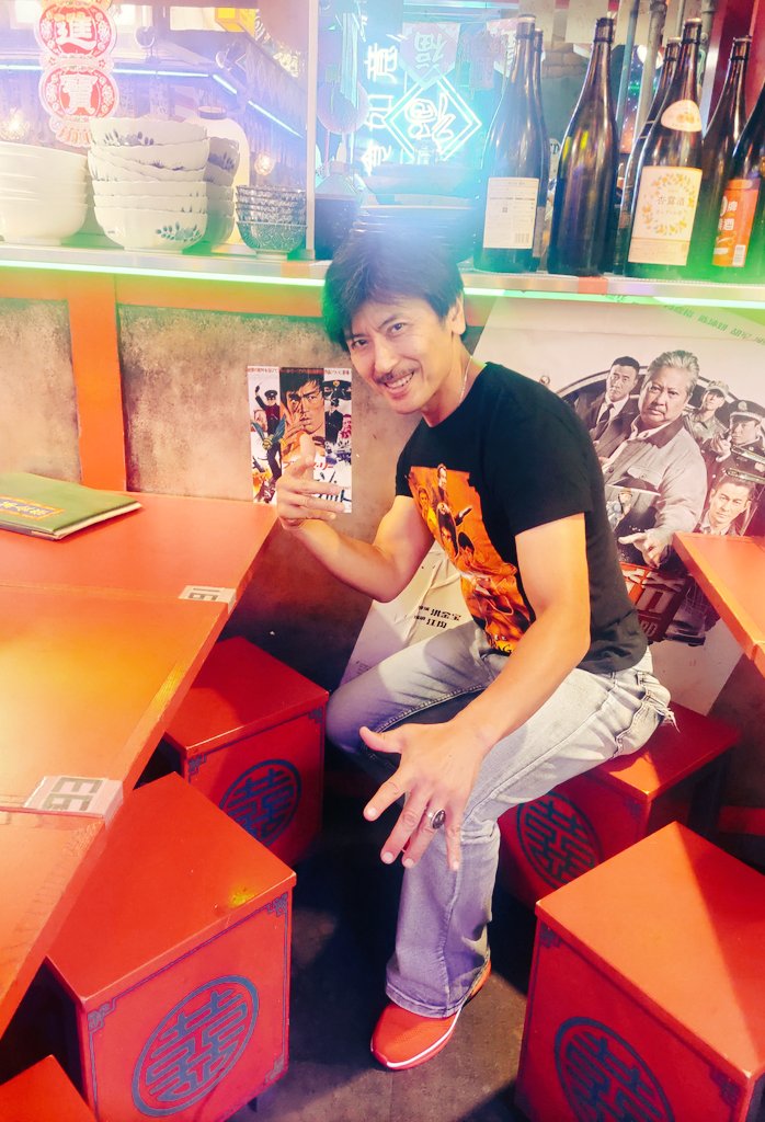 先週molivan先生達とご一緒させていただいた時に食事をしたお店にはグリーン・ホーネットのポスターが貼ってあり記念に😊✨アラ還になっても恐らく生涯ブルース・リーと共に生きるんだろうな俺は😄🎶