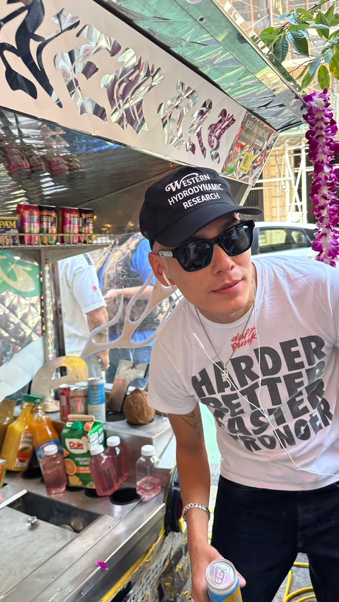 evanmockupdates's tweet photo. evan mock in new york recently. https://t.co/ANFxkfhbnm