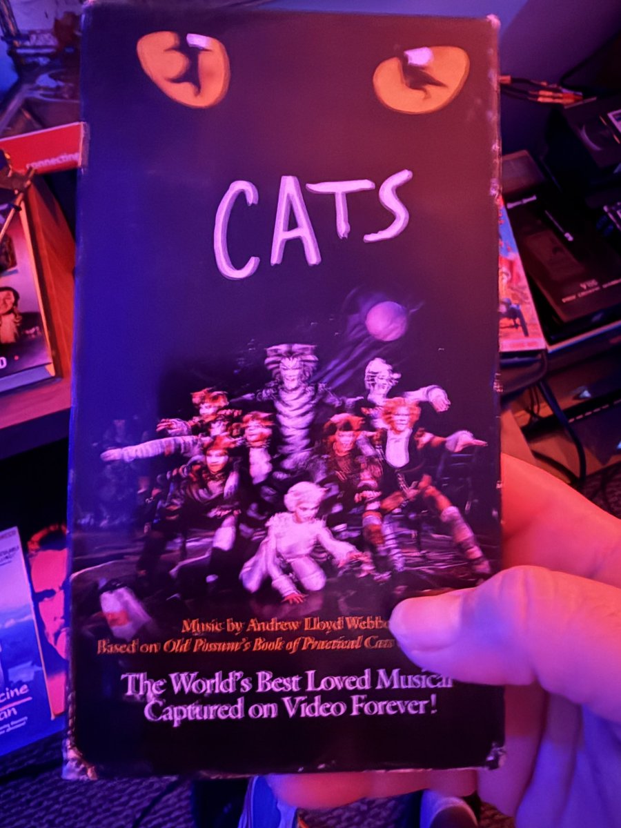 PO3SMITH's tweet image. Never did see Cats - now I can pretend to be the Broadway elite for just one show lol @catsthemusical  #Catsshow @VHSDVDBLURAY4K @BlockbusterVHS_ #screenercopy   
#vhs #savers #obsoleteformat