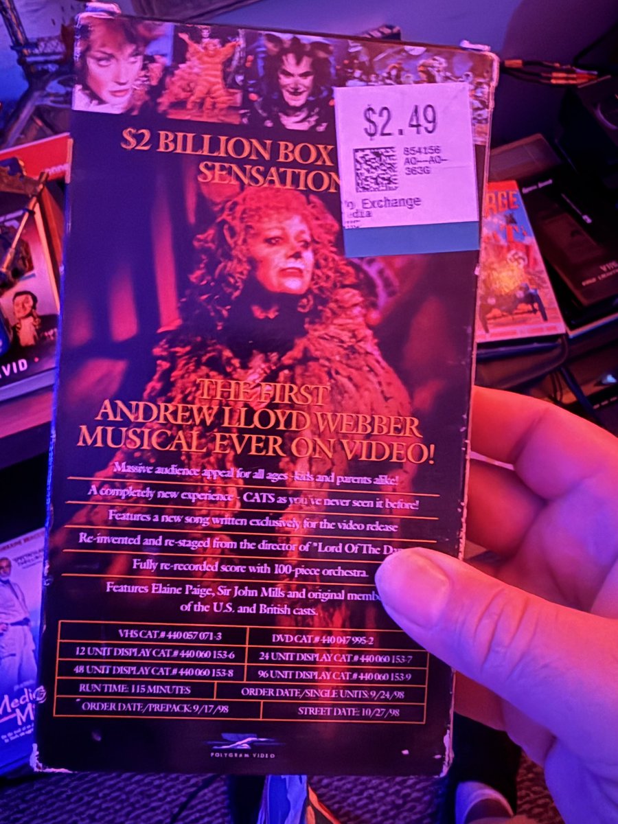 PO3SMITH's tweet image. Never did see Cats - now I can pretend to be the Broadway elite for just one show lol @catsthemusical  #Catsshow @VHSDVDBLURAY4K @BlockbusterVHS_ #screenercopy   
#vhs #savers #obsoleteformat