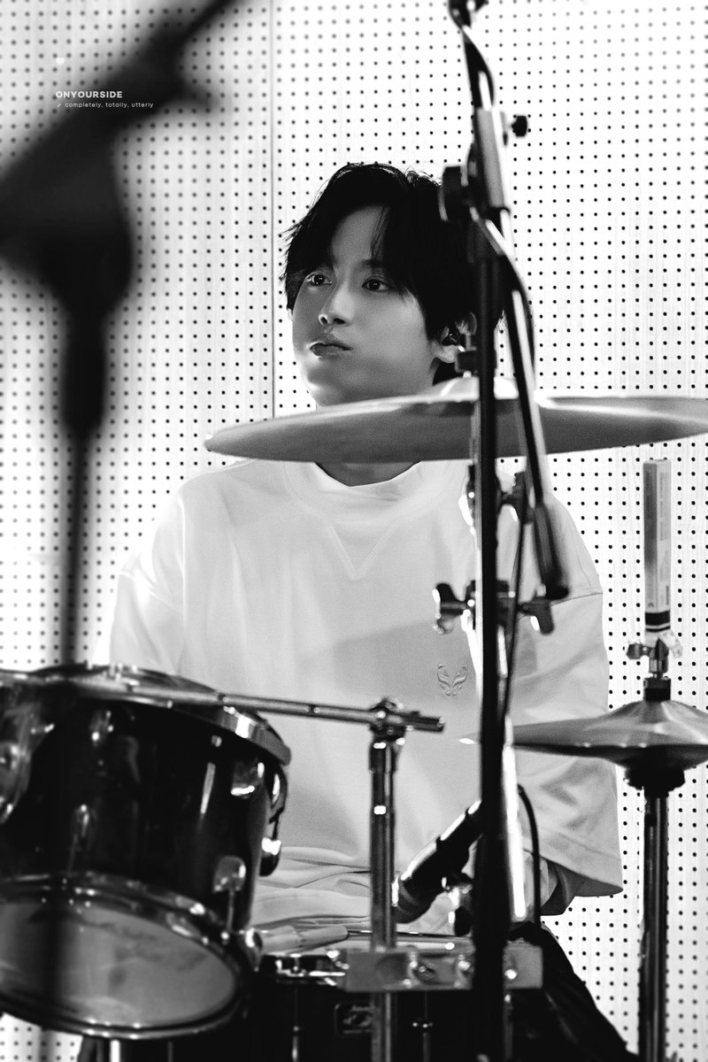 250906  
#HeMeets #히미츠 #김성하 #우주정거장 맥주콘  
숱한 밤 지새며 하나 깨달은 건
꺾이지 않는 마음이니