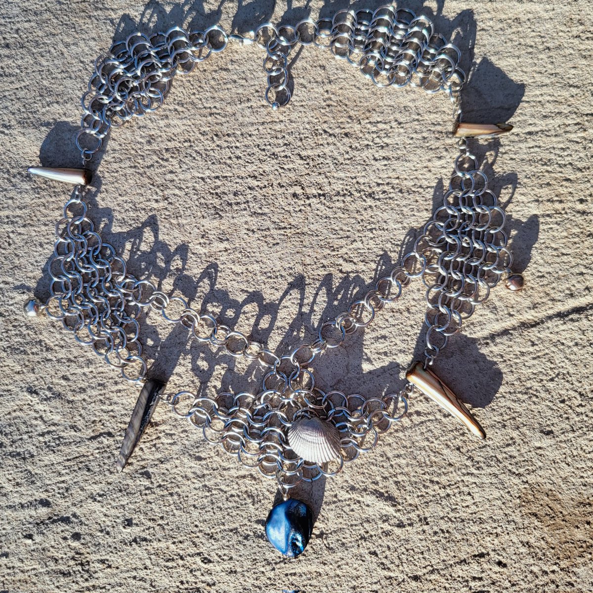 новиночка!

[ намисто ]
довжина виробу 36м + 5 см матеріали: нержавіюча сталь, біжутерний сплав, намистини з річкового перламутра, мушля, дзвоники
вартість: 800 UAH

#укркрафт #украрт