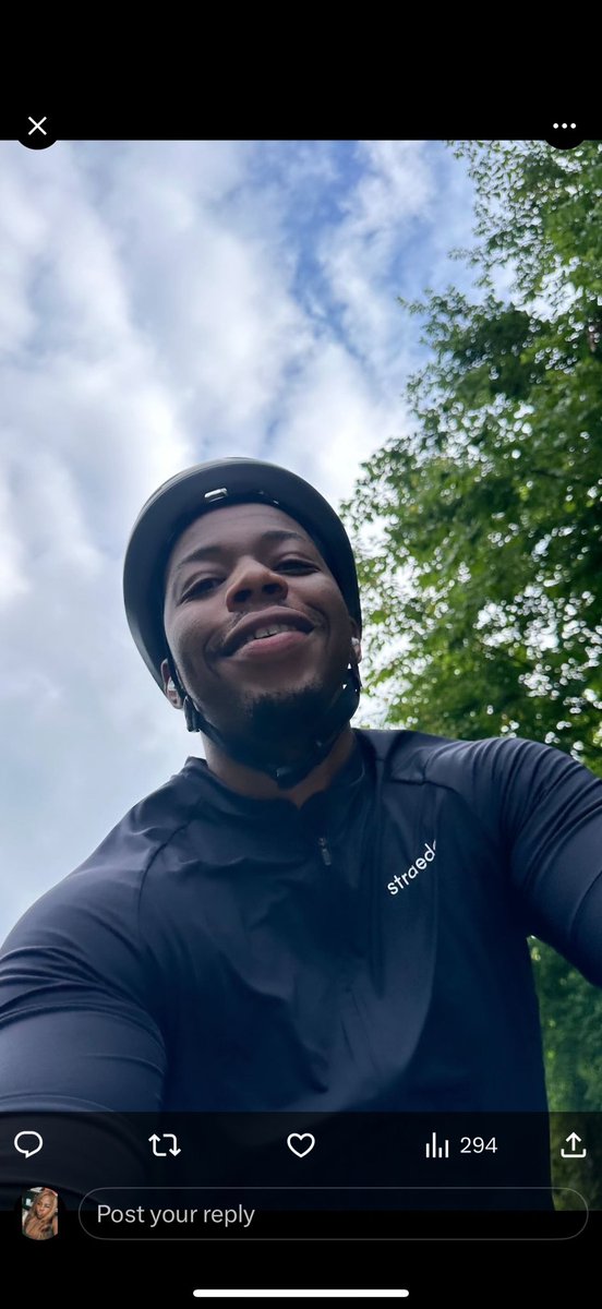 KayBeeJee's tweet image. Lol @dicee3_ scammed me out of a measly £30 for Fridayy tickets 🤣 … times must be rough huh ? 👀

On the day of the Lord too 😒 @fridayy