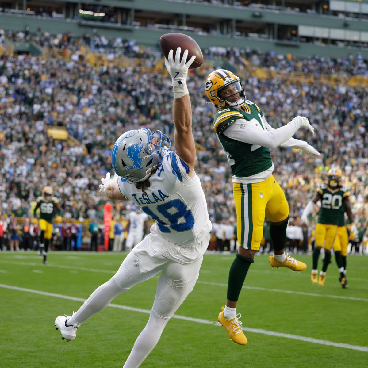FanDuel's tweet photo. Isaac TeSlaa's first two NFL receptions

#NFL | #OnePride https://t.co/qaqTxtvS5l
