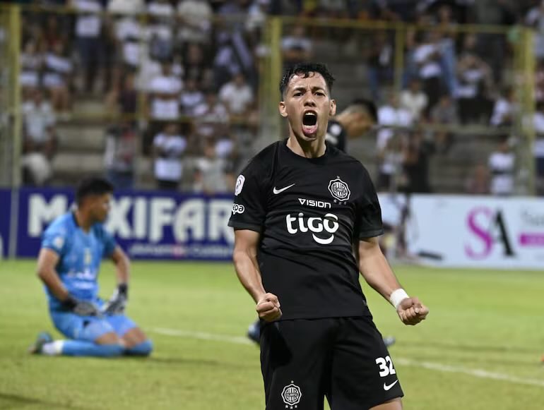 A este jugador cuando estaba en Olimpia no le daban ni minutos, Olimpia es alérgico a los jugadores buenos. 

Gol y asistencia ahora frente a Olimpia. 🤦🏼‍♂️