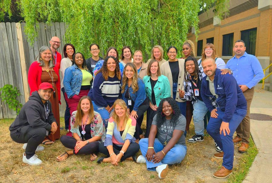 k_sper211's tweet photo. Happy Community Schools Coordinator Appreciation Week to the BEST team on Earth. @GCSDcommschools #CoordinatorsRock @GreeceCentral @CommSchools @CSCmonroecounty @Center4Youth @natcenterforcs @NYSEDNews @nyscstc https://t.co/90qEHgIKLZ