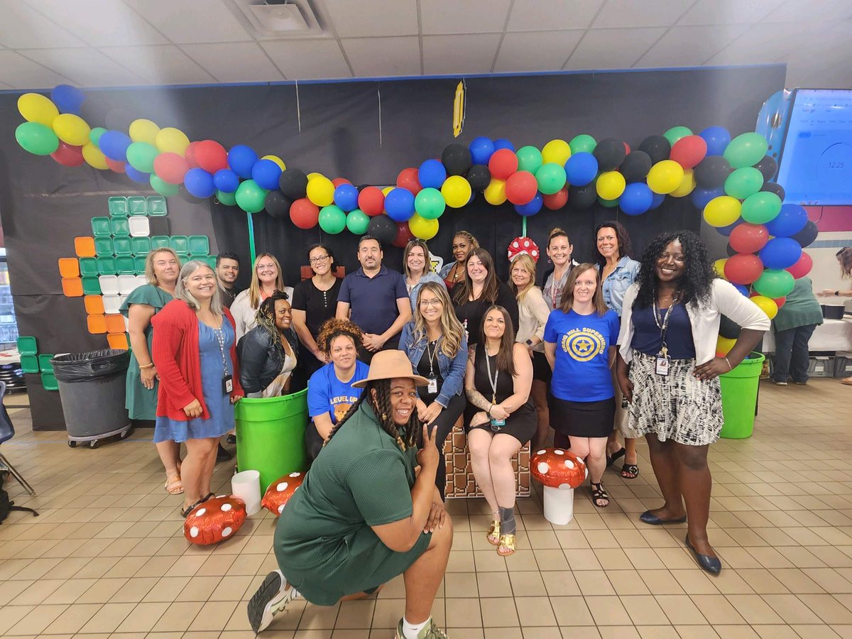 k_sper211's tweet photo. Happy Community Schools Coordinator Appreciation Week to the BEST team on Earth. @GCSDcommschools #CoordinatorsRock @GreeceCentral @CommSchools @CSCmonroecounty @Center4Youth @natcenterforcs @NYSEDNews @nyscstc https://t.co/90qEHgIKLZ