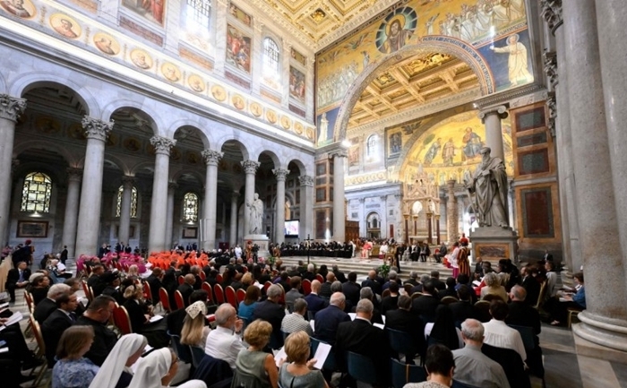 AgenziaFides's tweet photo. Nuovi #Martiri e cristiani perseguitati, Papa #LeoneXIV: In un mondo segnato dalla #guerra il loro sangue è profezia della vittoria del bene sul male 👇
https://t.co/Vfuxqb1XOQ https://t.co/bfYvlqIfBZ