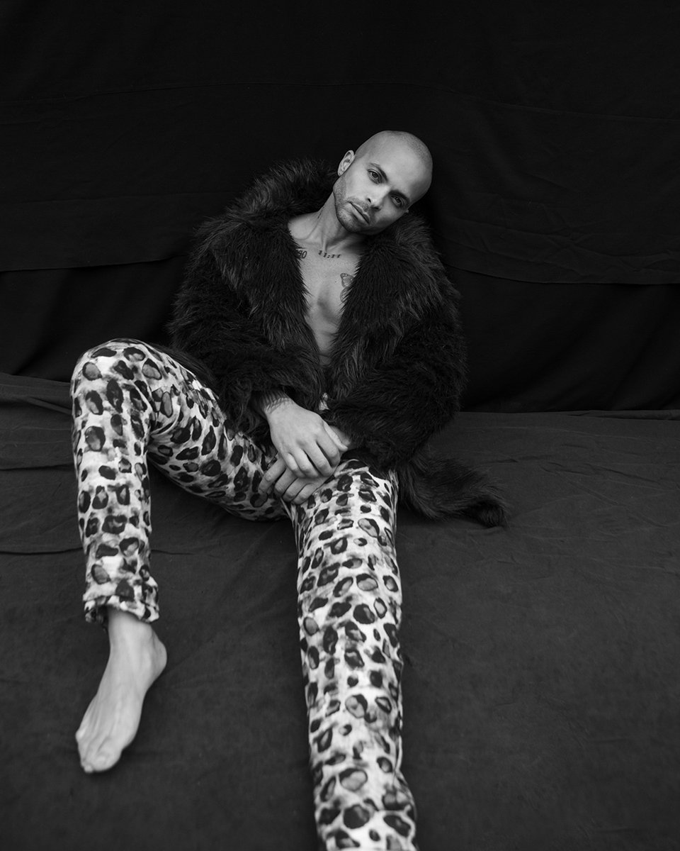 Foto #SeanWatters
Modelo #JoséLópez
Diseñador #JuanCarlosCollazo

#malemodel #fashionphotographer #men #menstyle #photoshoot