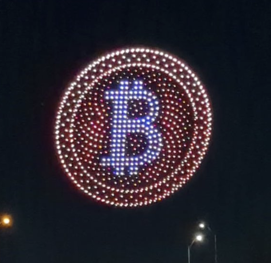 crypto_detente's tweet photo. π Gemini dΓ©croche un Guinness World Record pour la plus grande reprΓ©sentation de Bitcoin formΓ©e par des drones ! π
#Bitcoin #Gemini #CryptoRecords https://t.co/mutw7qPfzt