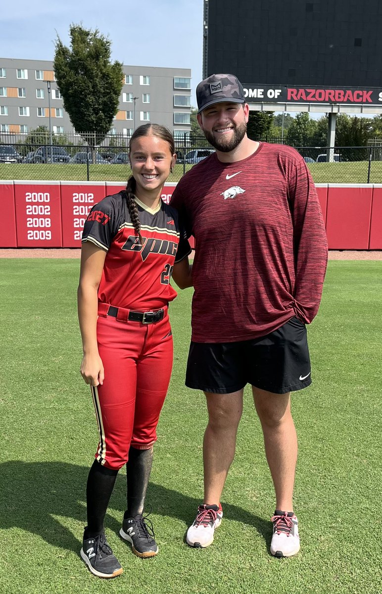 Got to camp with some of my <a href="/EpicNational16u/">Epic National Smith 16u</a> girls at the 🥎Top Hog camp 🥎 at the university of Arkansas this weekend! Thank you <a href="/CoachDeifel/">Courtney Deifel</a> <a href="/djgasso/">DJ Gasso</a> <a href="/MattMeuchel/">Matt Meuchel</a> <a href="/PRSTAGGS/">Parker Staggs</a> for this opportunity! #DES #Letswork