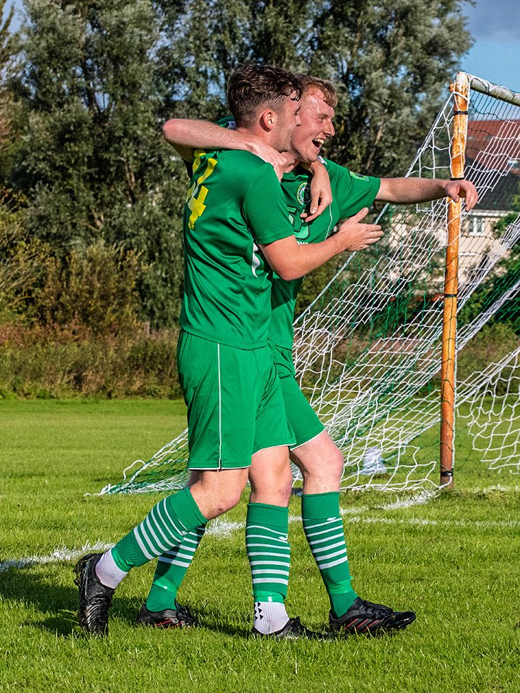 Congratulations to centre back Zander Donnelly on getting his first goal for the club yesterday at home to Roselle Rovers 🫡

Big man opened the scoring yesterday in Plains and was solid throughout. Zander has found his feet and has been impressive over the past few weeks 💪🏻