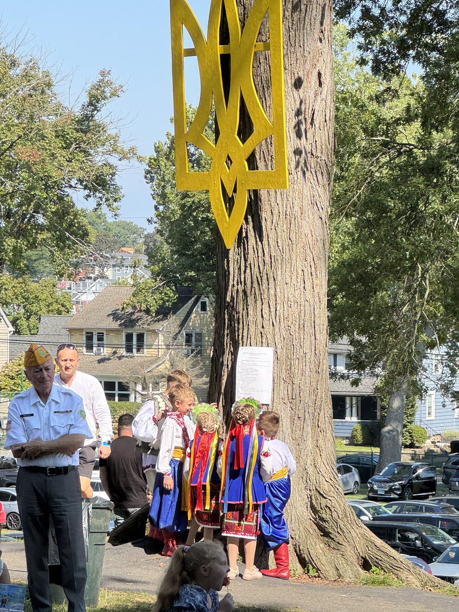 Are you at the Stanford Ukrainian fest? 

Maidan United is selling “We are Ukraine” books featuring the art by Ukrainian kids created after the Russian full-scale invasion of Ukraine started.  

The books were published in Ukraine.  President Zelensky has one!

If you are not at