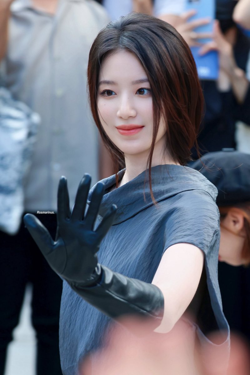 250914 SHUHUA AT COS NYFW

#SHUHUAxCOSAW25
#COSAW25 #NYFW
#아이들 #idle                                  
#슈화 #舒华 #SHUHUA #舒華