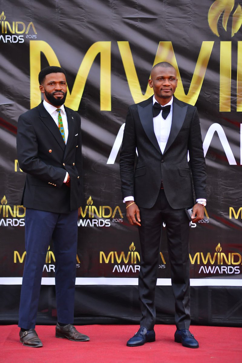 KimKimuntu's tweet photo. Avec @SeyGauthier11 

#mwinda awards https://t.co/5mMrroDaLj