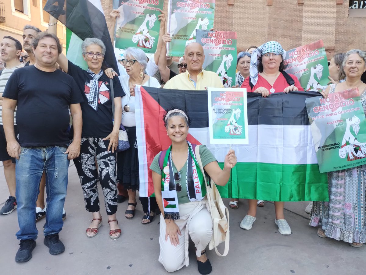 PararLaGuerra's tweet photo. Las manifestaciones masivas por Palestina en Madrid obligan a terminar La Vuelta antes de Tiempo.
#LaVuelta2025 
#PalestinaLibre https://t.co/tUEDnSy2We