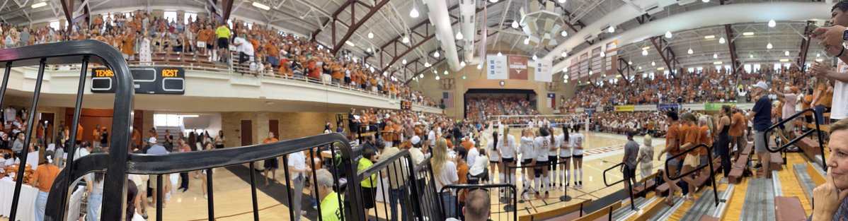 Chris Del Conte (@_delconte) on Twitter photo House is packed and rocking for today’s match <a href="/TexasVolleyball/">Texas Volleyball</a>… Thank you Longhorn nation! 🫵🏽👏🏼👏🏼🤘🏽 House is packed and rocking for today’s match <a href="/TexasVolleyball/">Texas Volleyball</a>… Thank you Longhorn nation! 🫵🏽👏🏼👏🏼🤘🏽