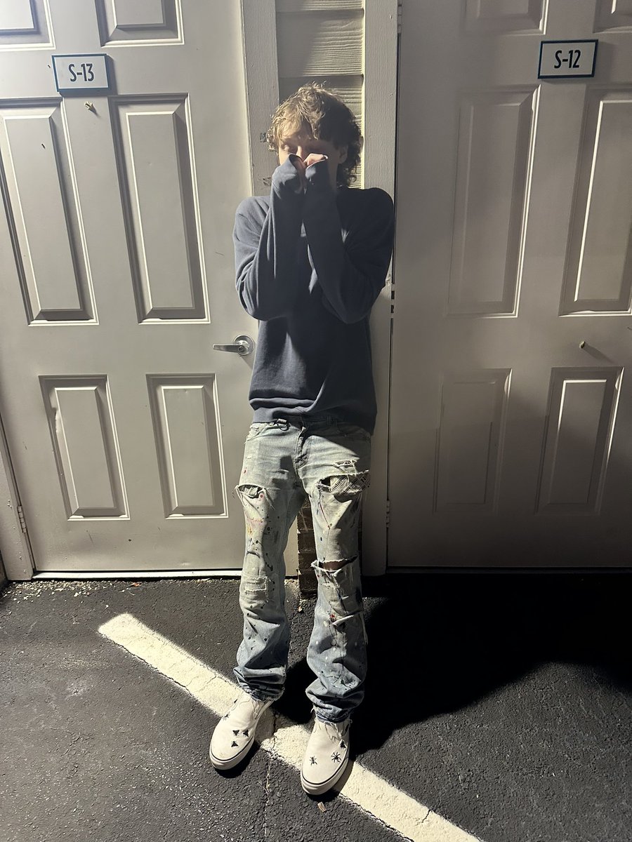 brandy melville. number nine. undercover.