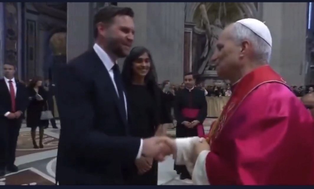 kobe_sylvester's tweet image. Catholics Vance &amp;amp; Rubio declined to kiss the ring of their Supreme Pontiff, lest they appear to be under the sway of Rome, but both donned yarmulkes &amp;amp; shockeled for the Shekina at the Jewish Wall. What does that tell us?