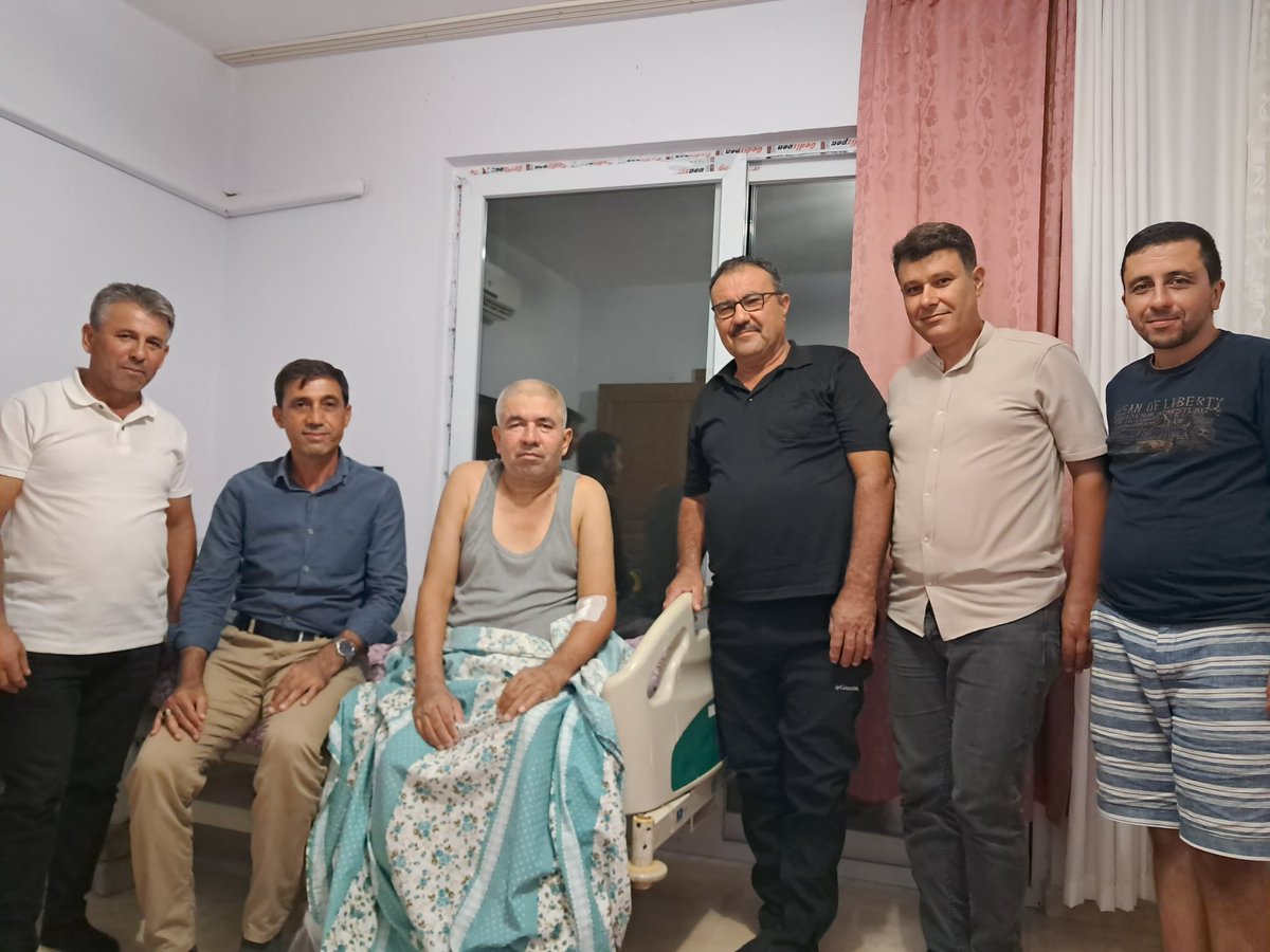 ✅ HASTA ZİYARETİ

Kaledibi Mahallemizde trafik kazası geçiren Sn.Muhammed Ebrişim Abimize hanesinde, İlçe Yönetim Kurulu Üyelerimiz ile birlikte ziyarette bulunarak geçmiş olsun dileklerimizi ilettik.Allah daha büyük kazalardan muhafaza eylesin.

Bu vesileyle tüm yaralılarımıza