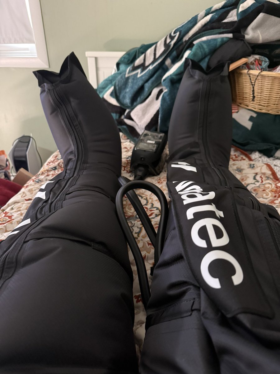 tlaws6's tweet image. Marathon training humbles you
8mi today after last weeks 15mi
Time for recovery #sundayfunday
#bighomieonthemove #marathontraining #FlyEaglesFly