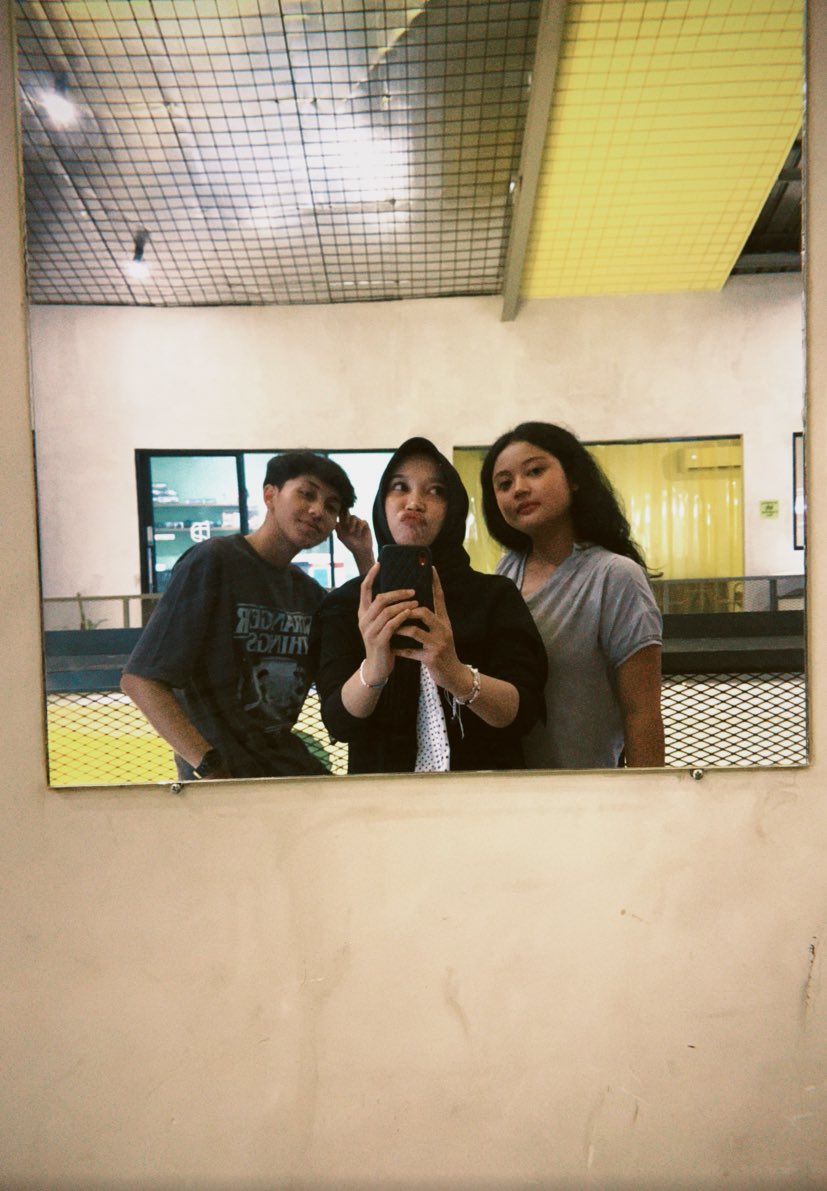 tris777ezza's tweet image. ngintil orang pacaran who0ps